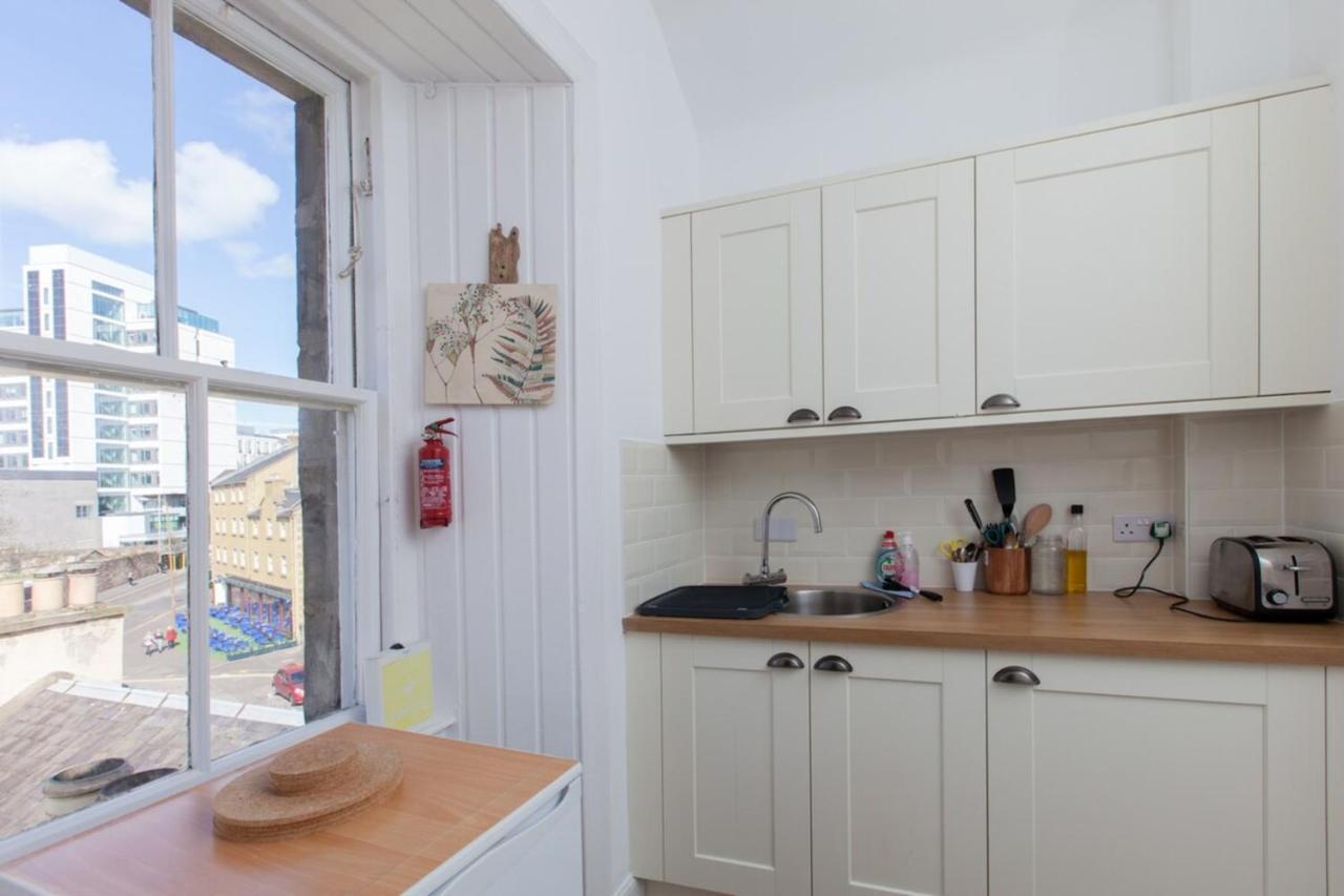 Apartamento Charming City Centre Flat In Edimburgo Exterior foto